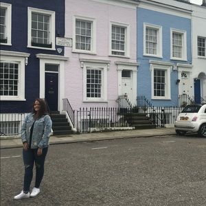 Meet your Posher, Lyv